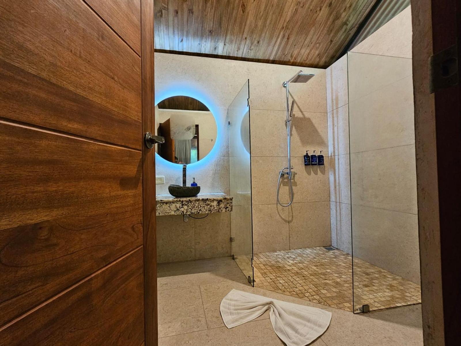 Pachira Lodge ตอร์ตูเกโร ภายนอก รูปภาพ